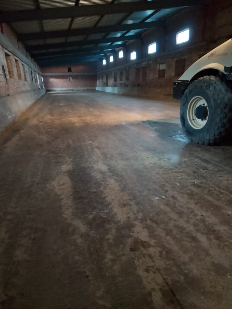 Укладка асфальта в ангаре, шаг 1